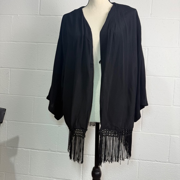 Forgotten Grace Black Fringed with Embroidered Back Design Kimono - Picture 4 of 10
